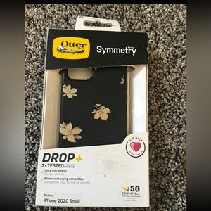 Otter box for iPhone 2020 small